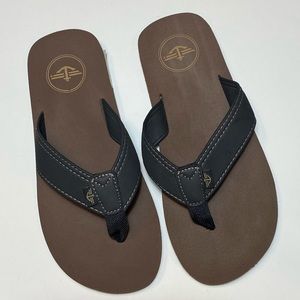 NEW Dockers Brown & Black Men’s Flipflops Size 8